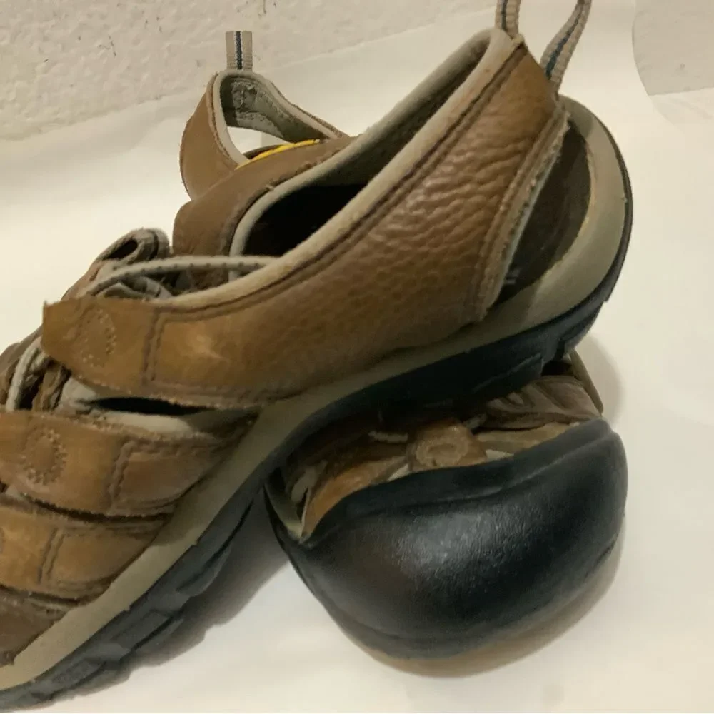 KEEN Newport H2 Waterproof Hike Sandals Mens Size 8.5 /41 Brown- Athletic Shoes